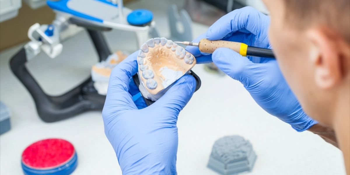 Auxiliar de Prótese Dentária (APD)